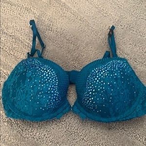 NWT Victoria’s Secret Very Sexy Pushup Bra 32C
